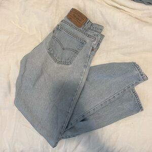 Vintage Levi jeans (fits women 6 sizes)